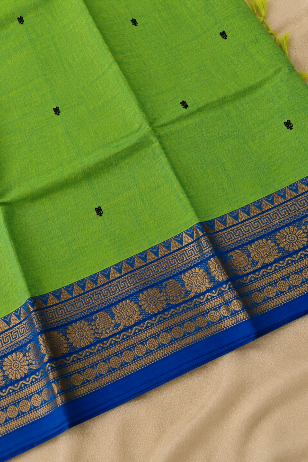 Green Handloom Chettinad Cotton Saree with Royal Blue Traditional Border