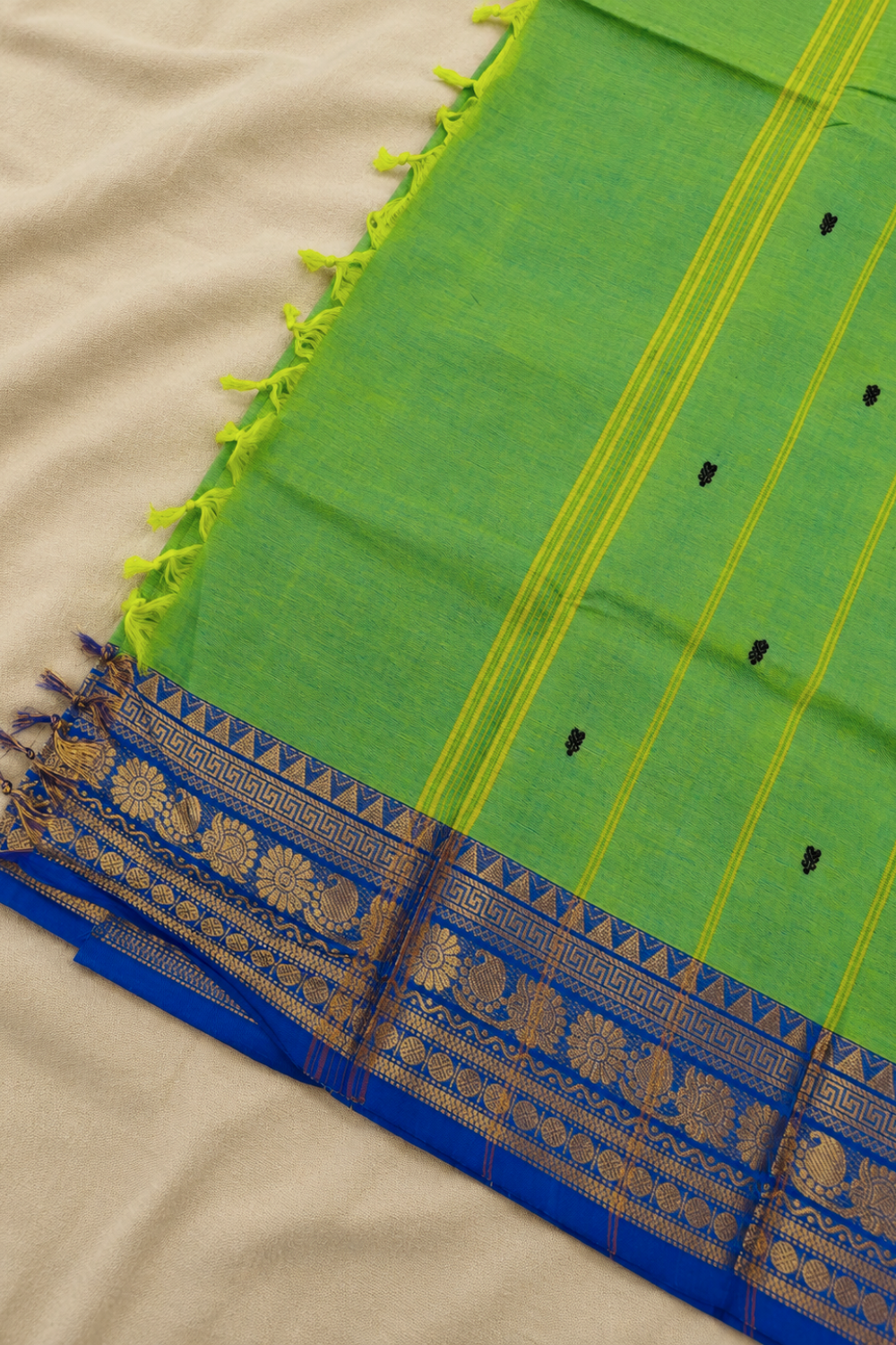 Green Handloom Chettinad Cotton Saree with Royal Blue Traditional Border