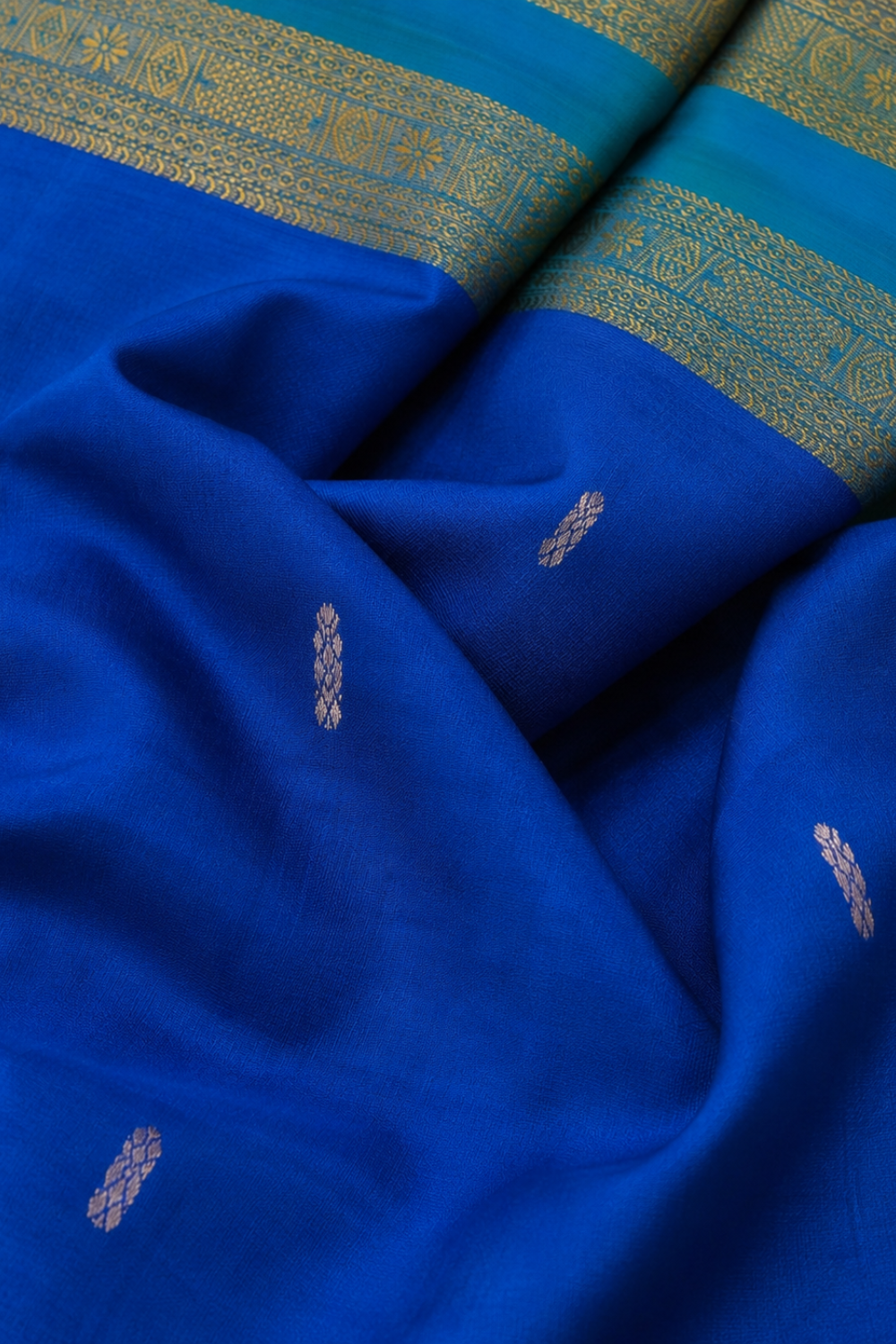Royal Blue & Parrot Green Vazhainaar Pattu Saree with Traditional Zari Border
